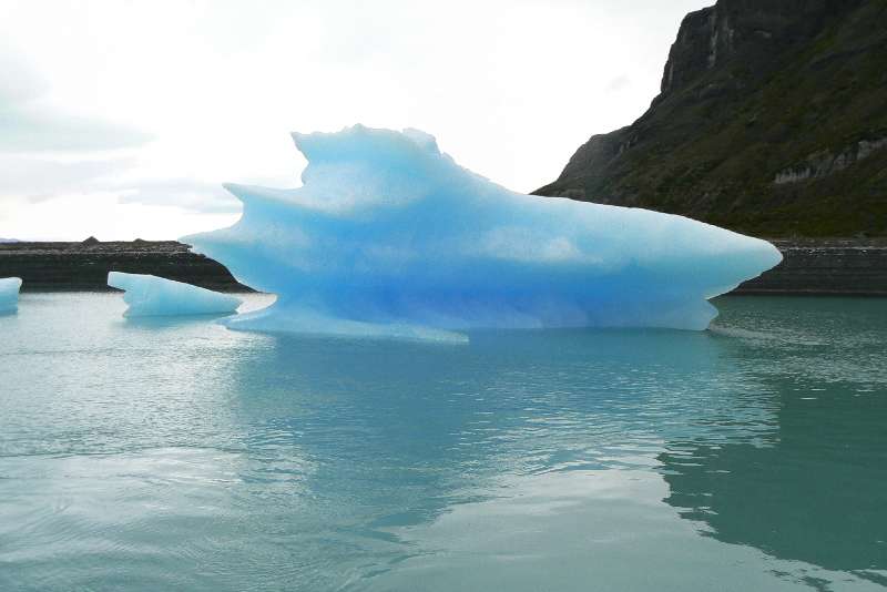 03 Iceberg Staccati dal Ghiacciaio Upsala